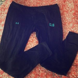 UNDERARMOUR Base 2.0 Fitted Capri